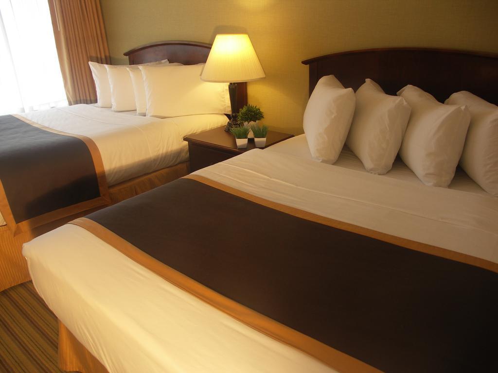 Quality Inn Peterborough Exterior photo