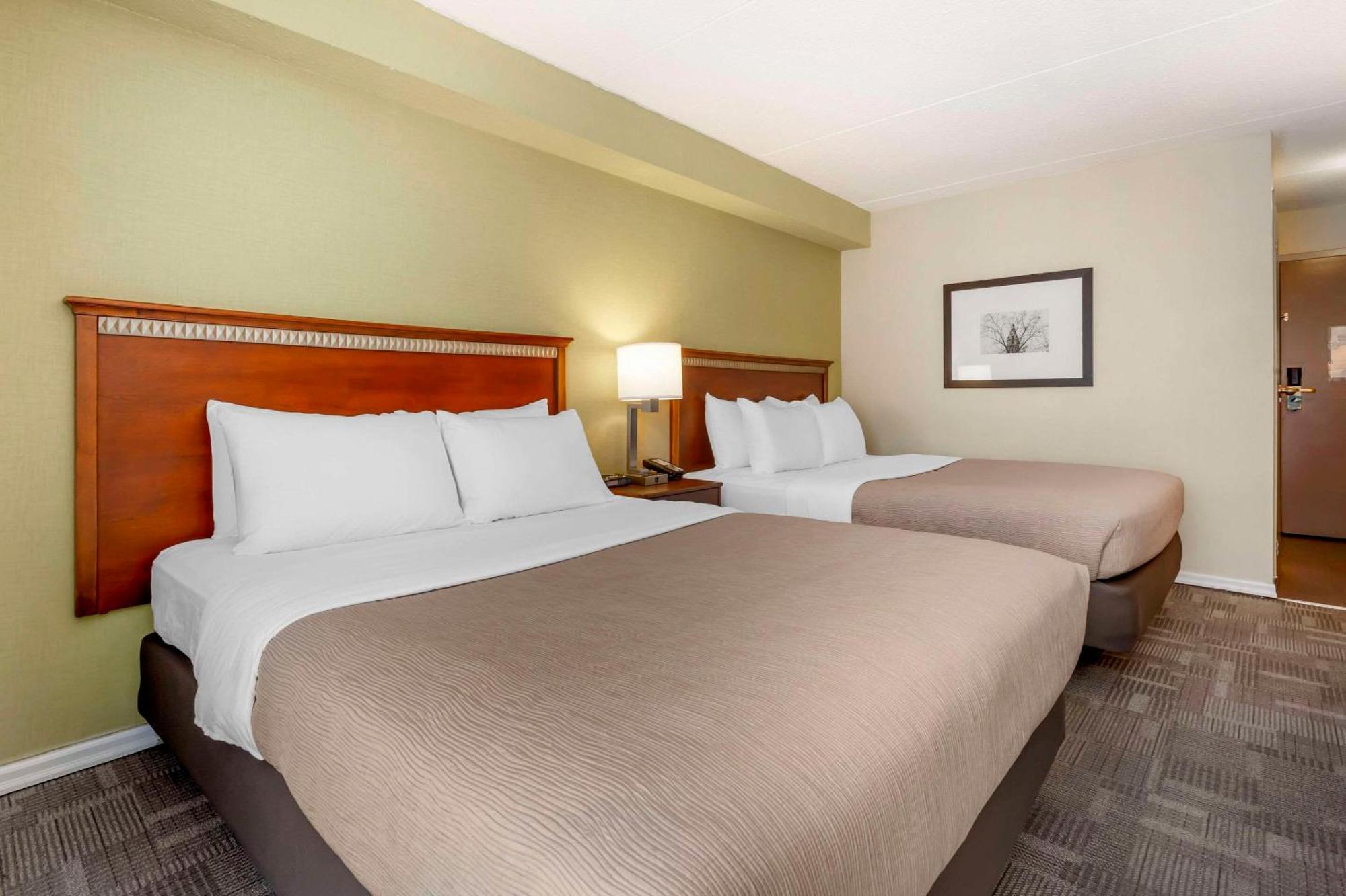 Quality Inn Peterborough Exterior photo