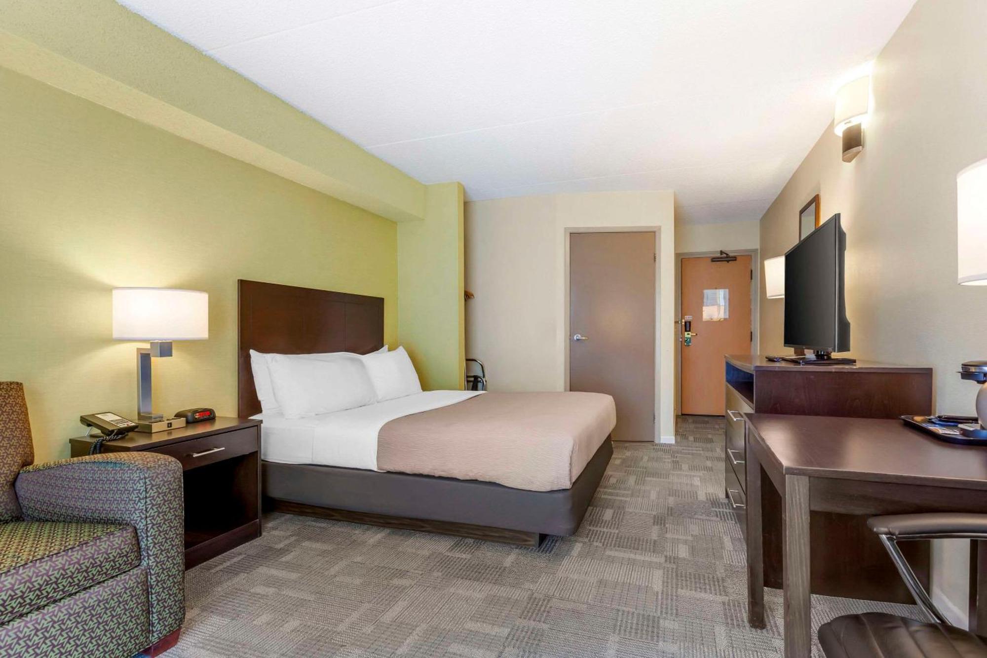Quality Inn Peterborough Exterior photo