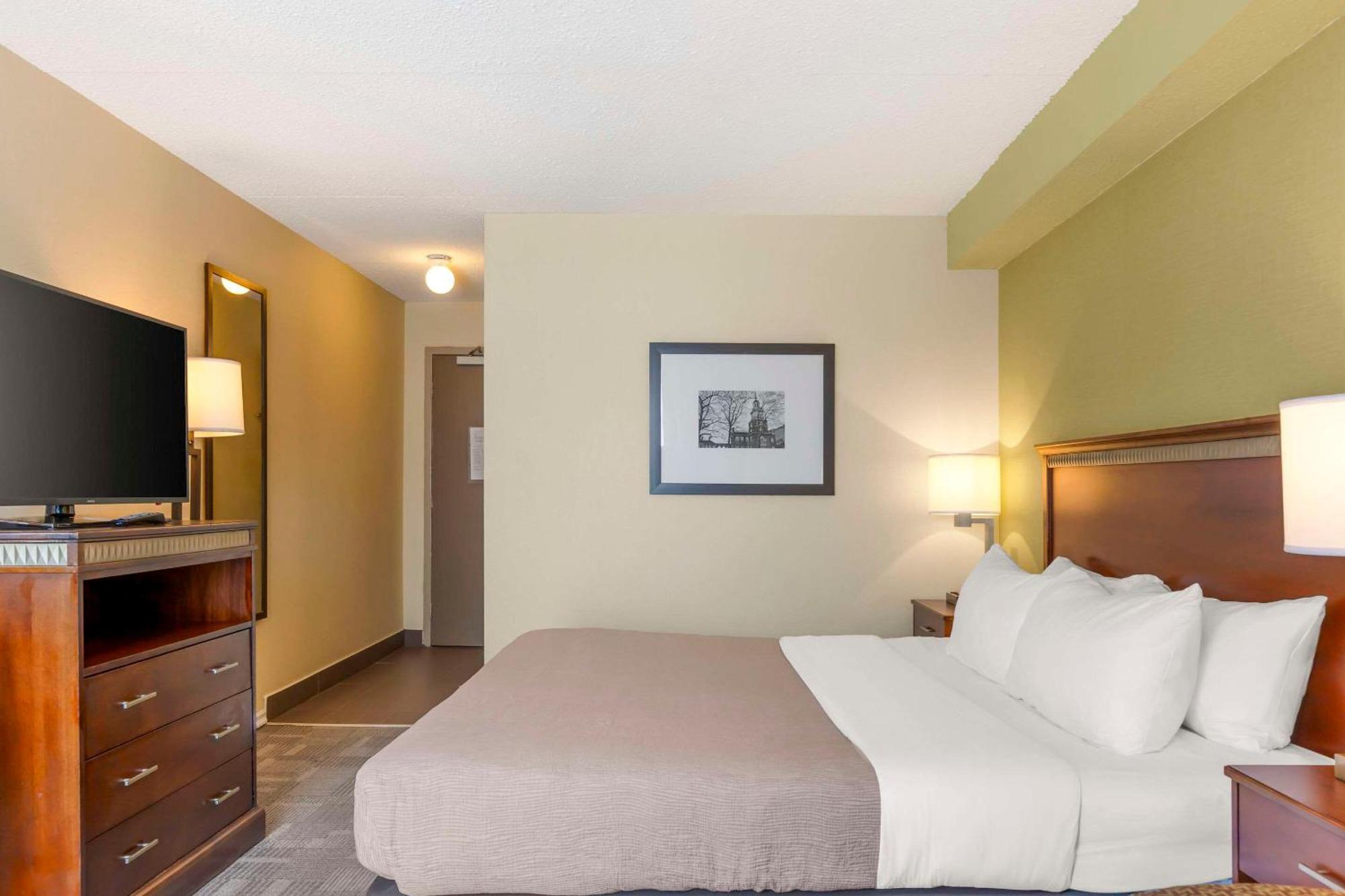 Quality Inn Peterborough Exterior photo