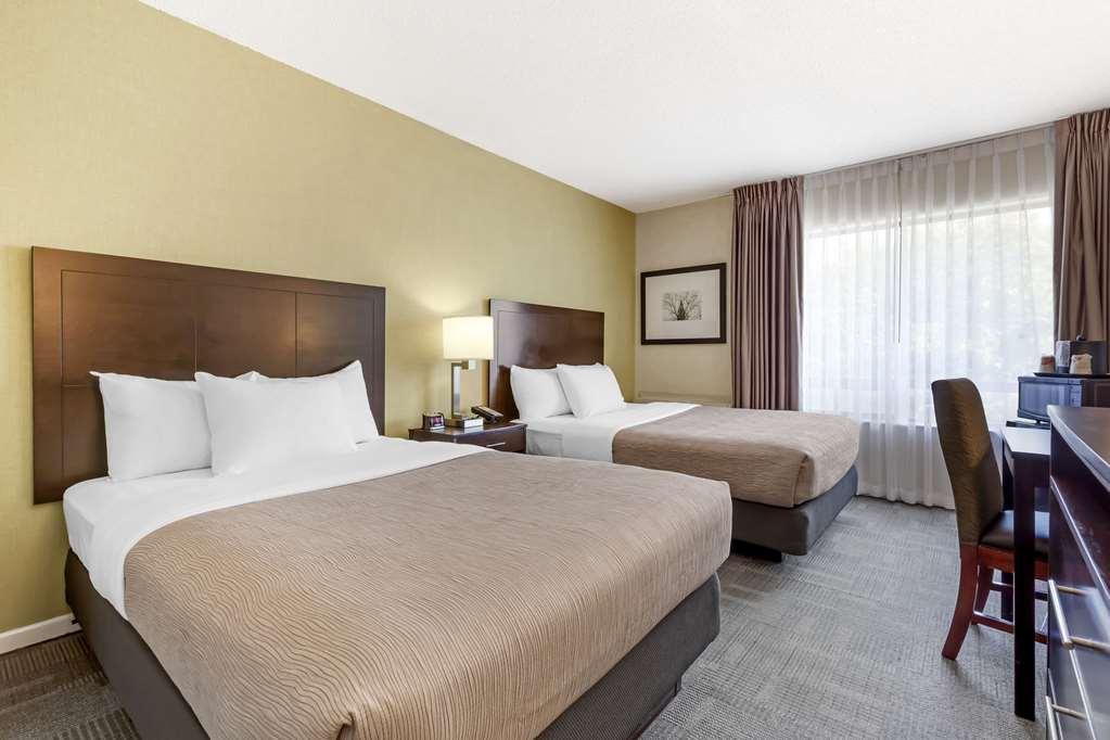 Quality Inn Peterborough Room photo