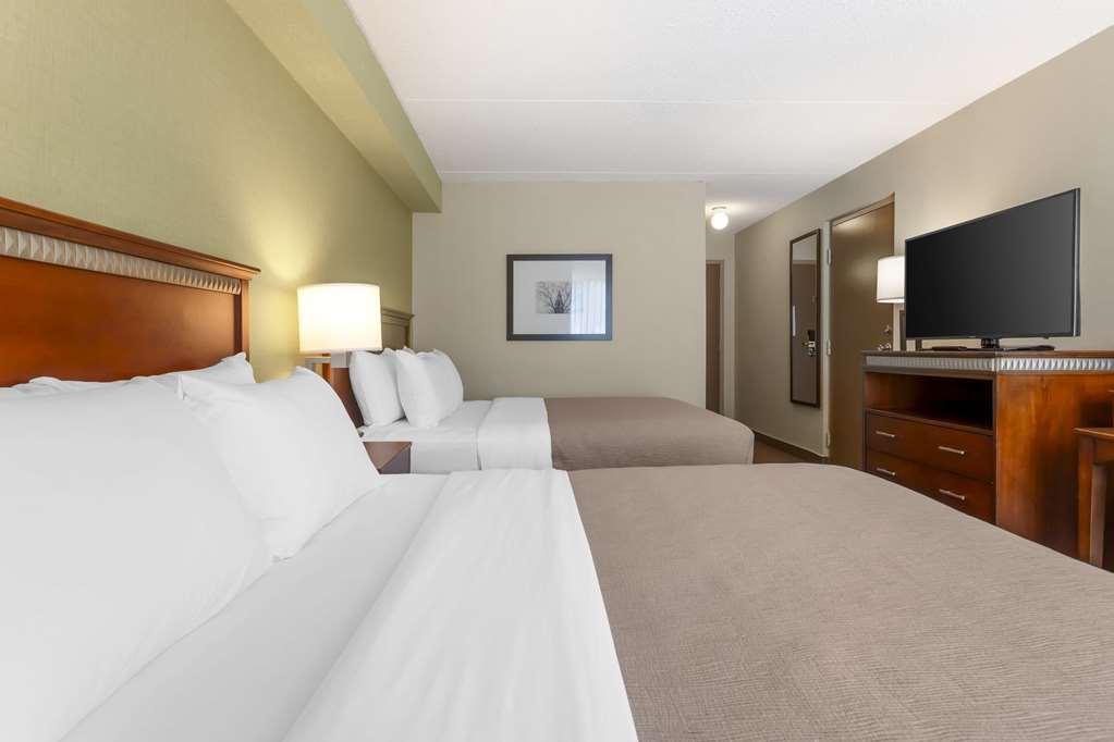 Quality Inn Peterborough Room photo