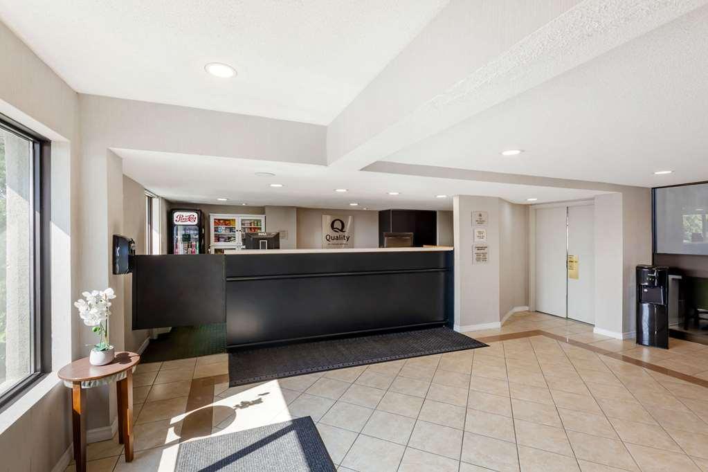 Quality Inn Peterborough Interior photo