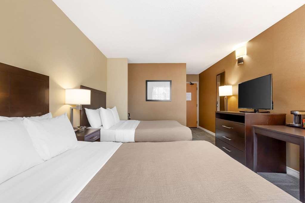 Quality Inn Peterborough Room photo